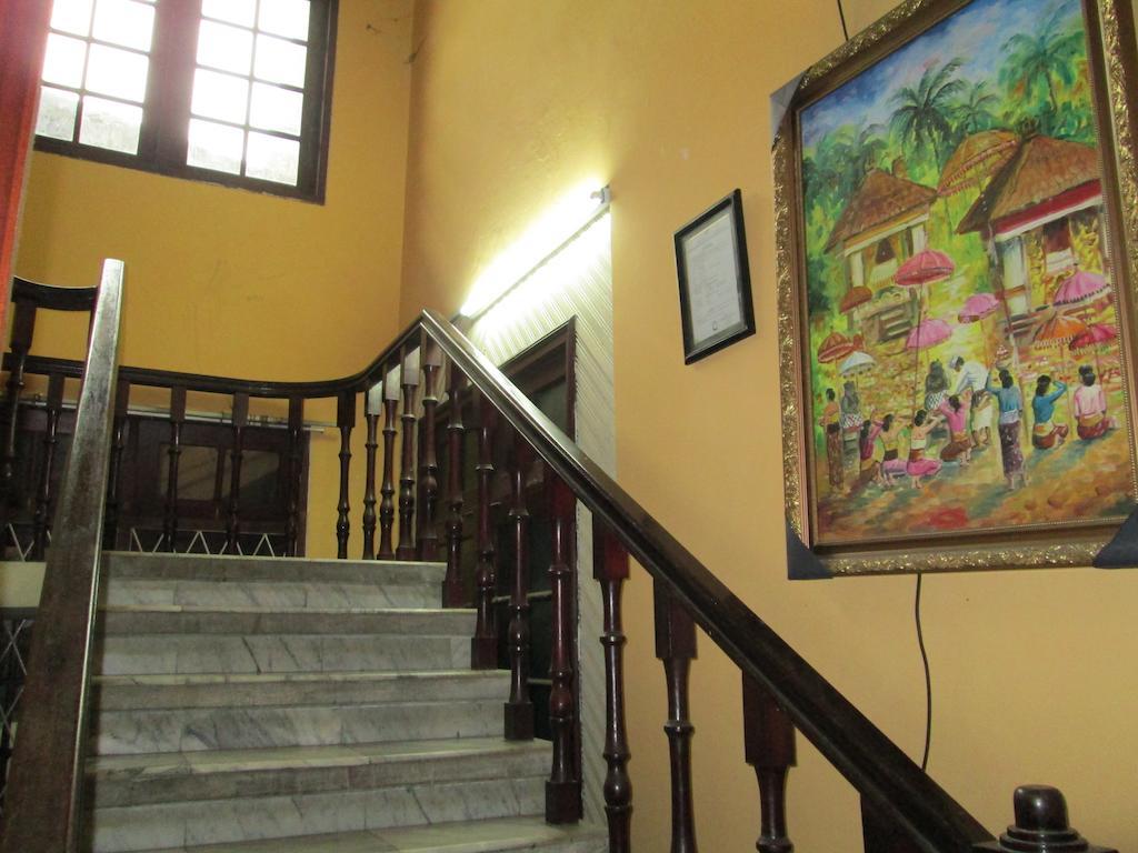 Sinderella Hotel Balikpapan  Extérieur photo